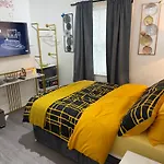 Luxury Studio In Victoria, 7 Minutes Walk To Victoria Station, Room 7
