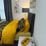 Luxury Studio In Victoria, 7 Minutes Walk To Victoria Station, Room 7